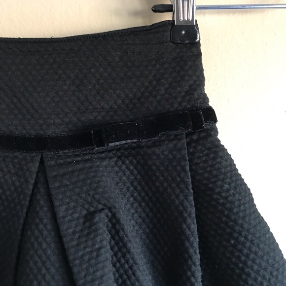🎉HP🎉 Gymboree Black Quilted Girls Skirt Size 4 - Picture 2 of 6